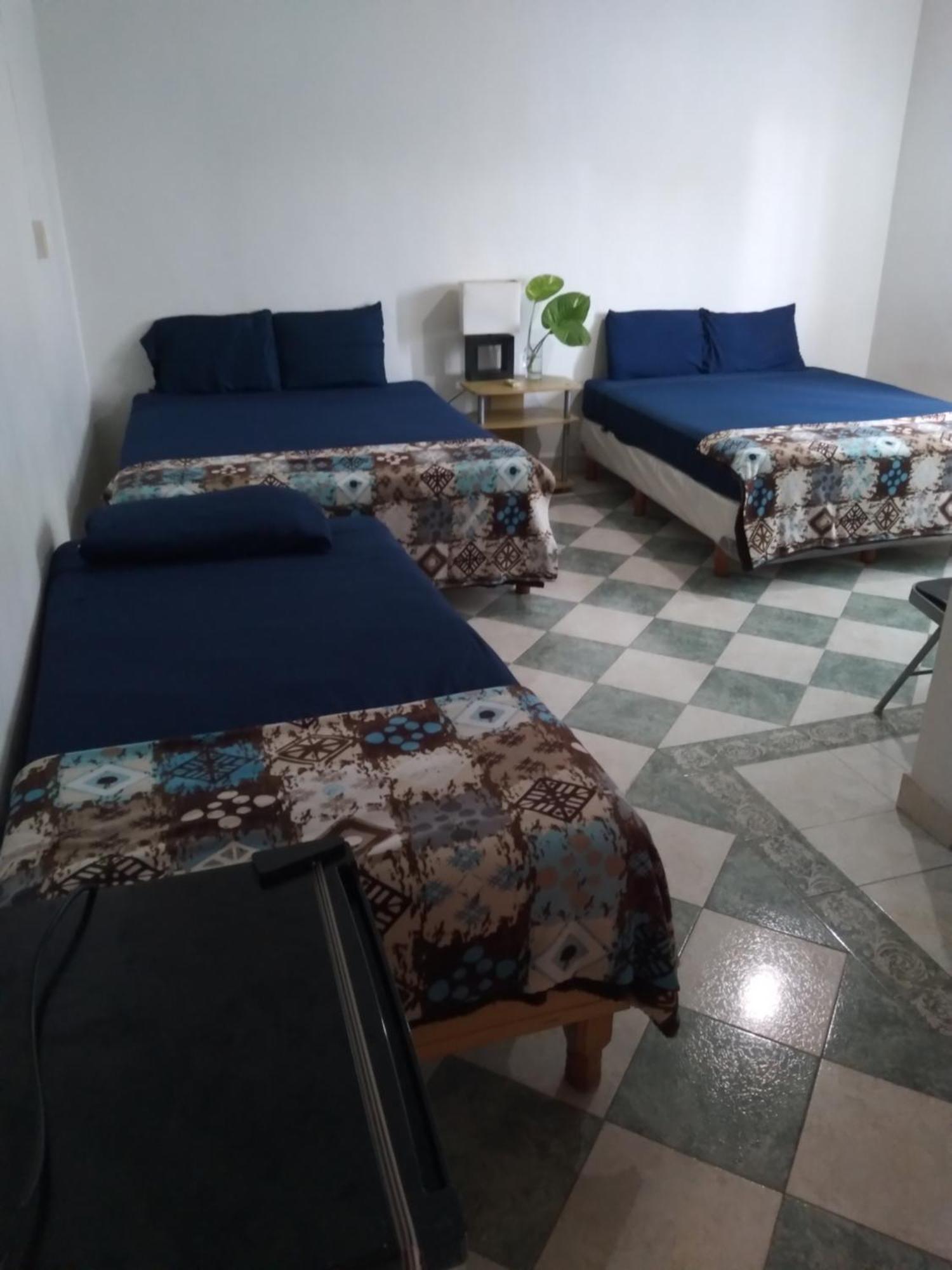Chambre Triple avec Salle de Bains Privative